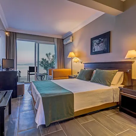 Hotel Cunda 2*