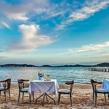 Cunda Szálloda Ayvalı