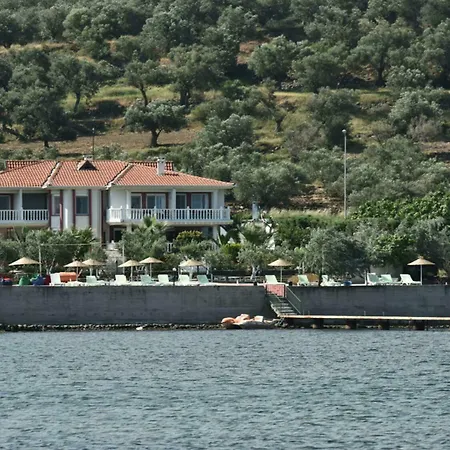 Hotel Cunda 2*