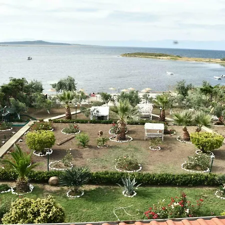 Hotel Cunda 2*